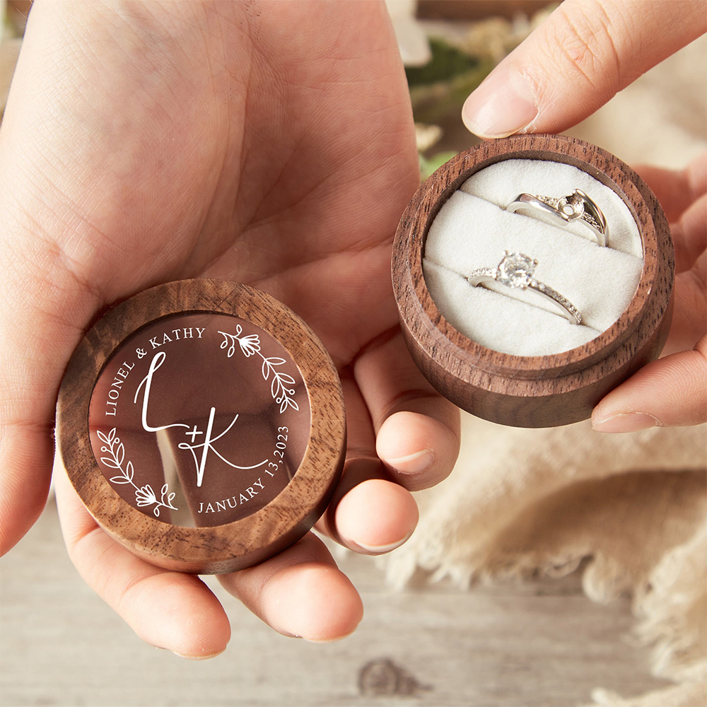 Personalized Wooden Wedding Ri – Ring Bearer Pillow Bewertung und Preis