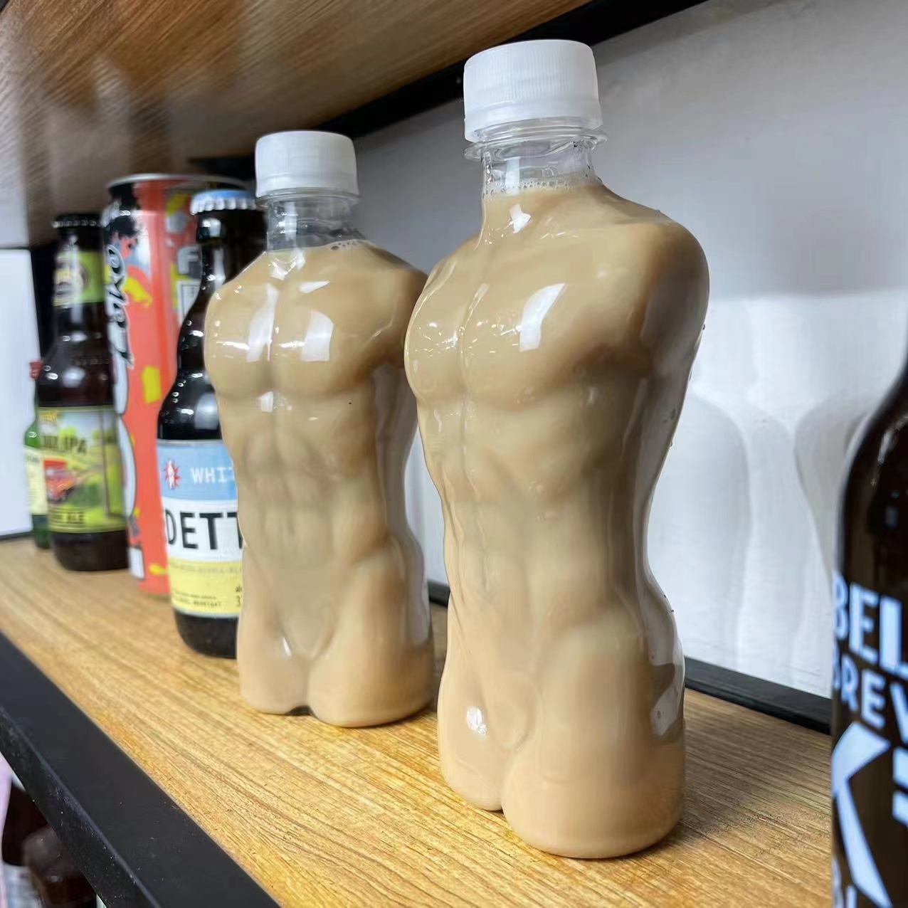 Creative Funny Muscle Man Wate – Wedding Water Supply Bewertung und Preis